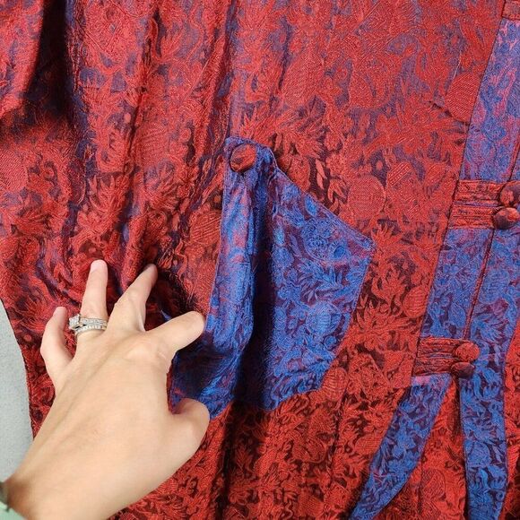 Women's Endless Knot Art Blouse Saigon Top Red Long Sleeve One Size NWT - Picture 9 of 9